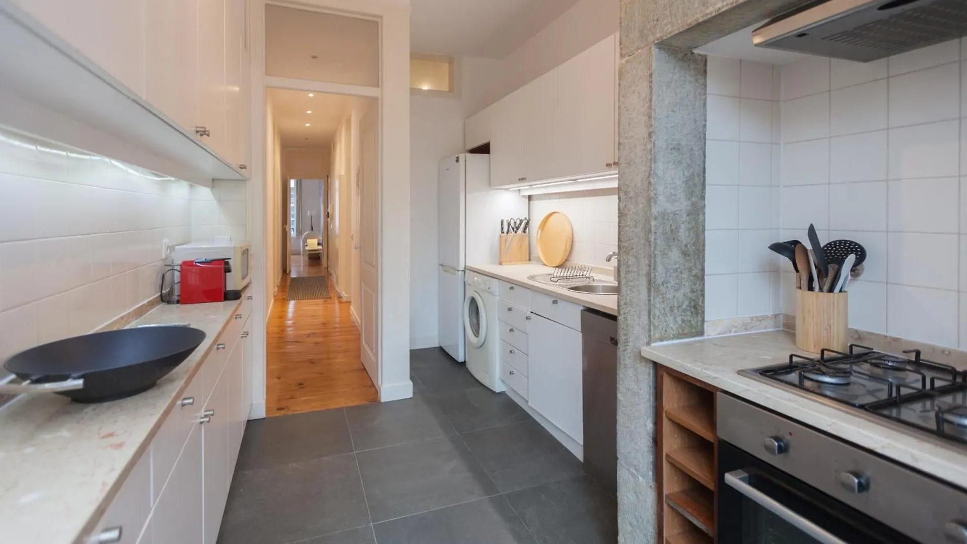 Flh Mouros Spacious Apartment Lisbon Portugal